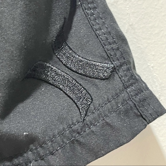 HURLEY Men's Black Board Shorts Swimsuit Cargo Pocket 10” Inseam - Picture 3 of 7